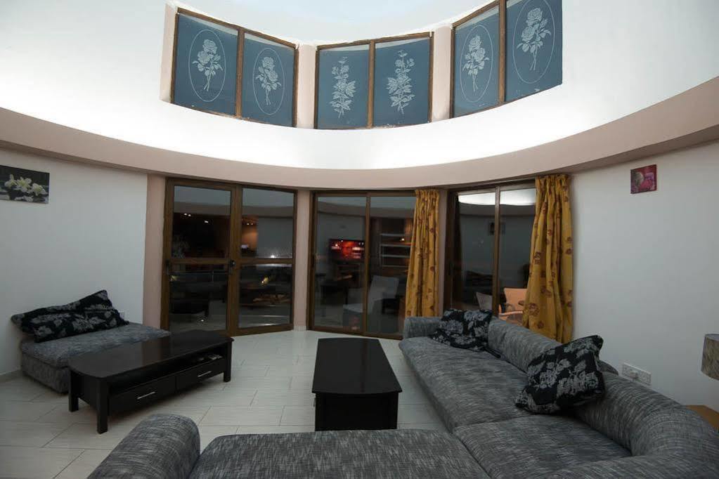 Bella Rosa Cyprus Acomodação com café da manhã  3*