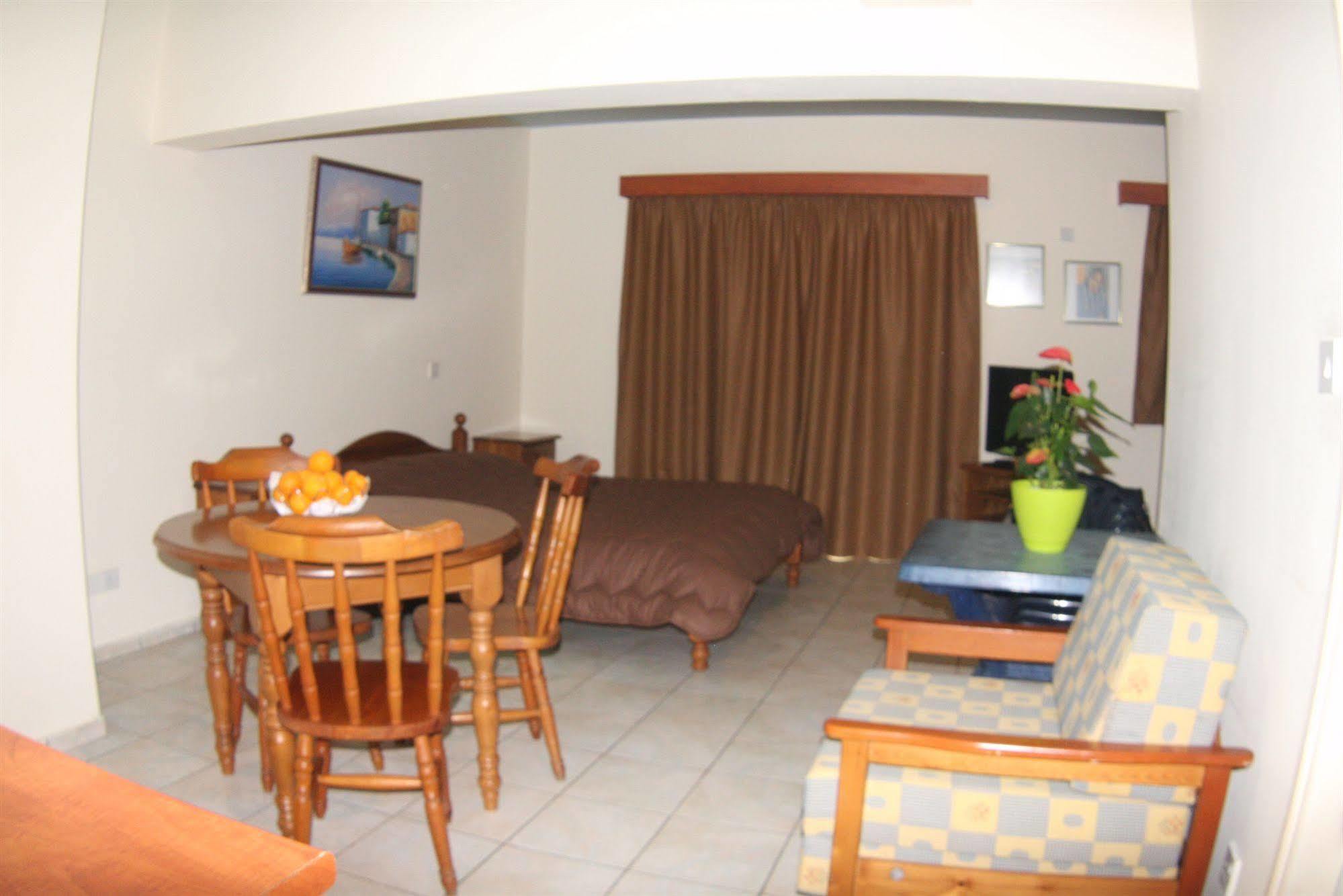 Palm Sea Hotel Larnaca