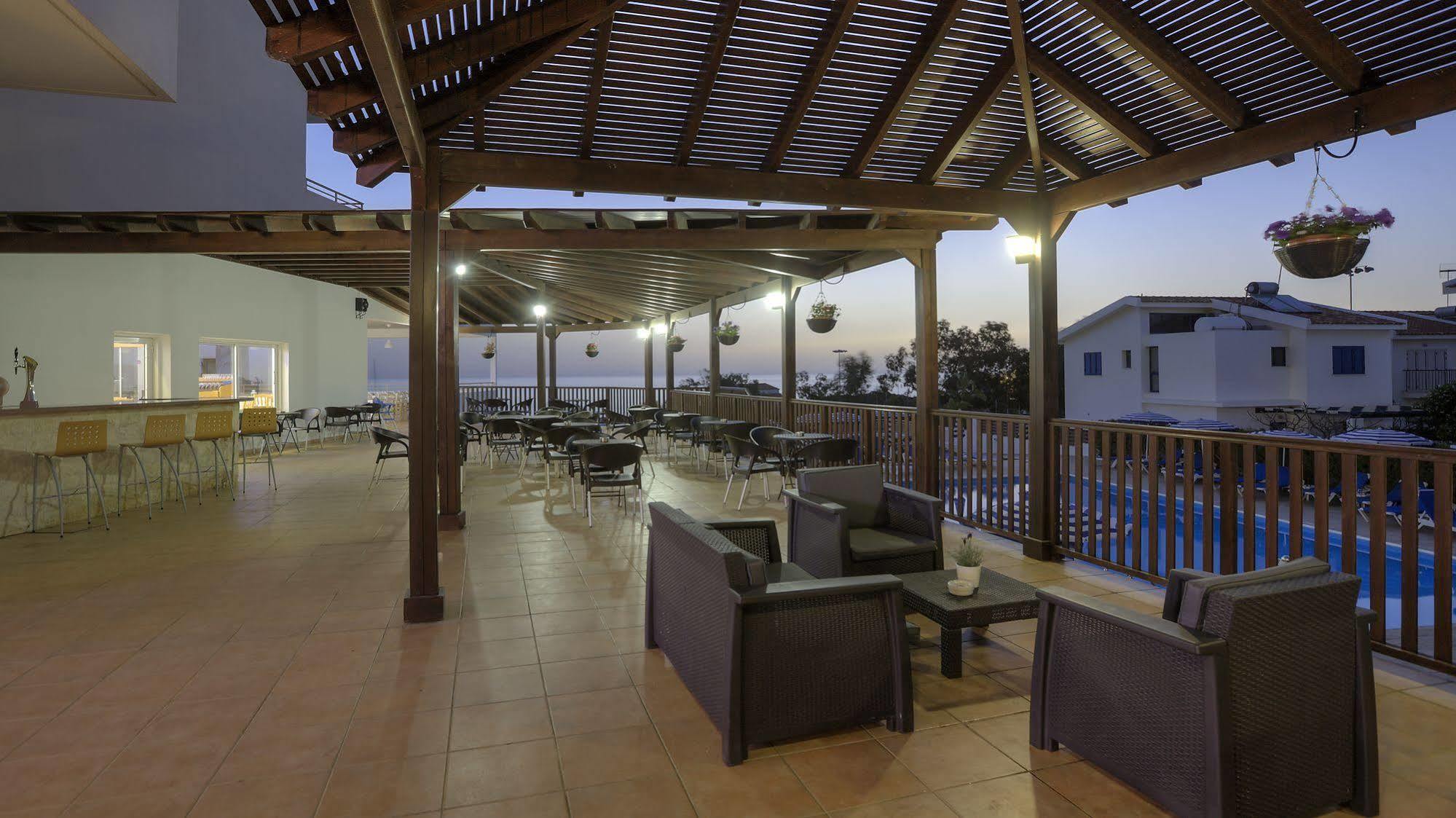 Iris Hotel