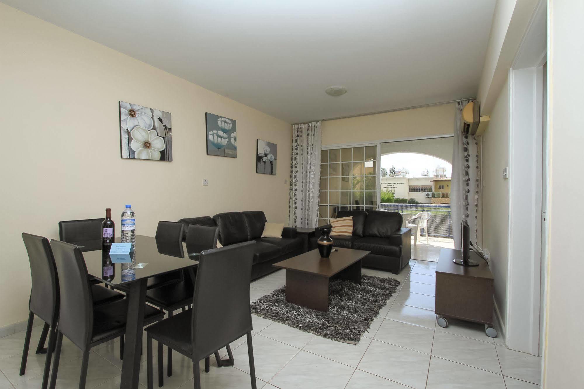 Apartment Santa Barbara Complex *