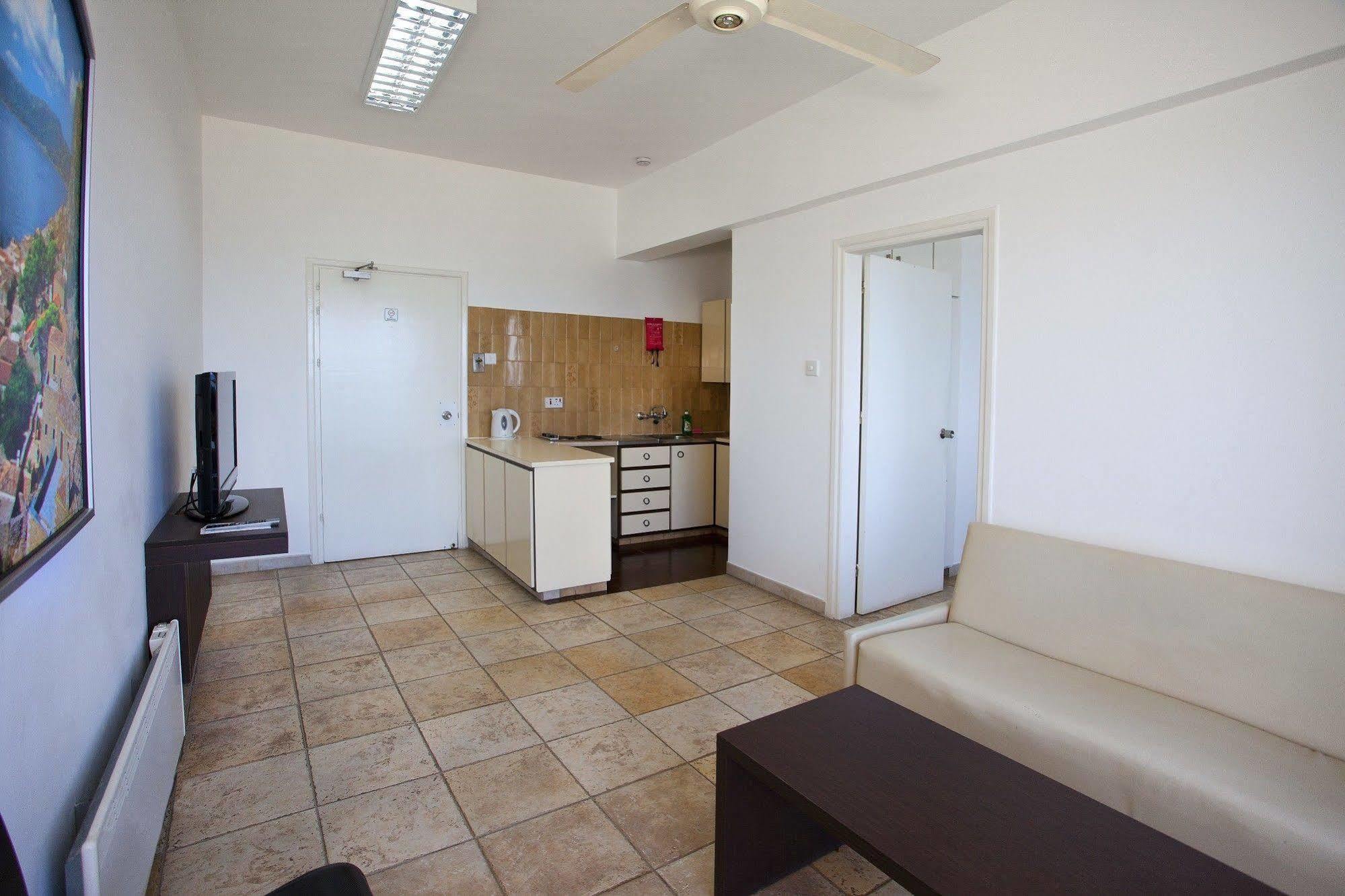 Aparthotel Costantiana Lárnaca