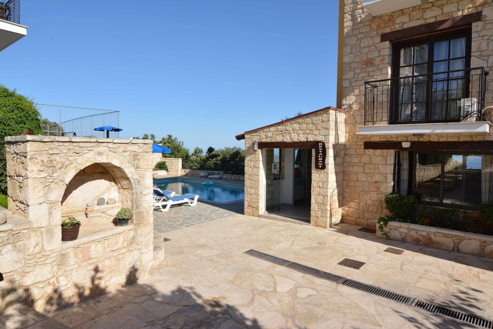 Palates Hotel Dhrousha