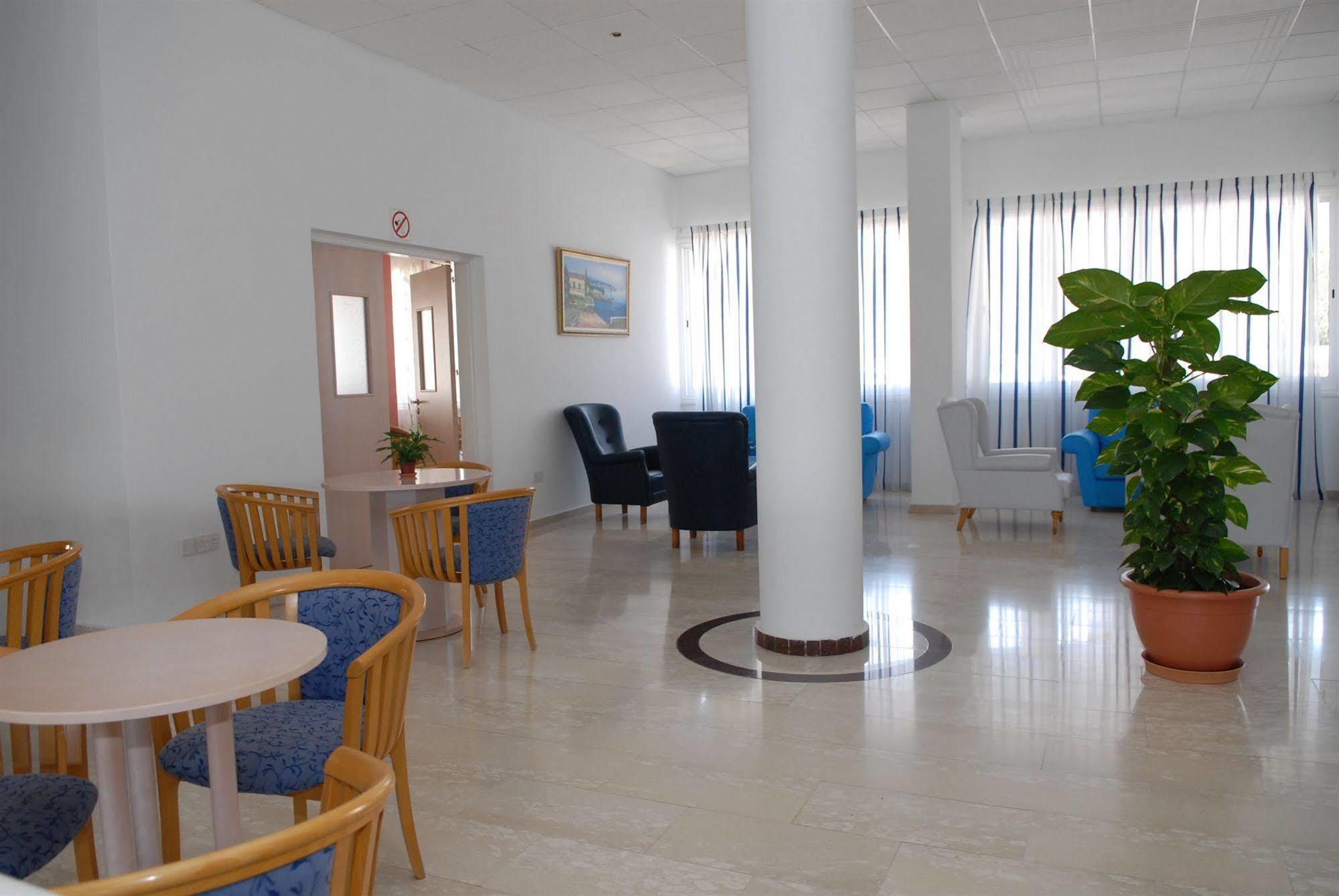 Aparthotel Maistros