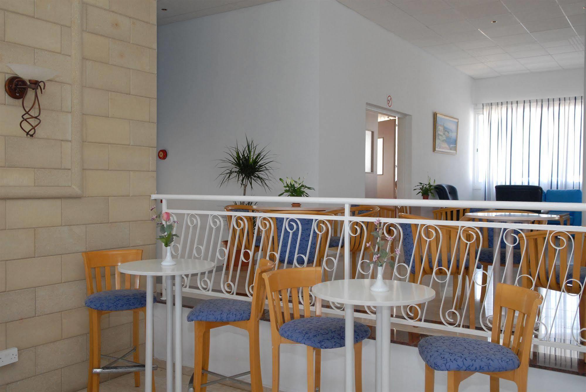 Aparthotel Maistros