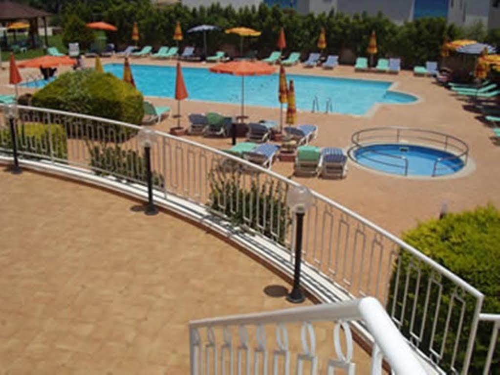 Aparthotel Maistros 2*