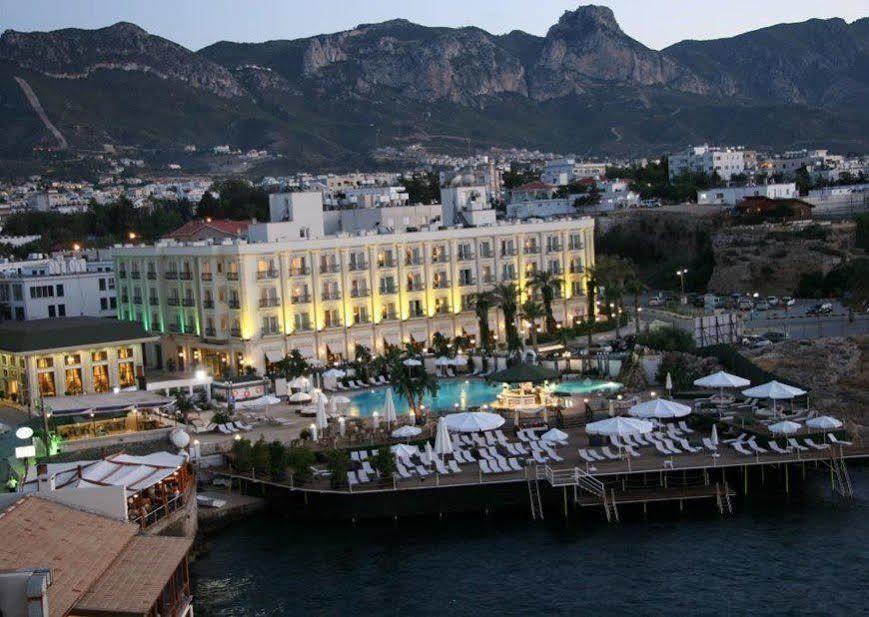 Rocks & Casino Hotel