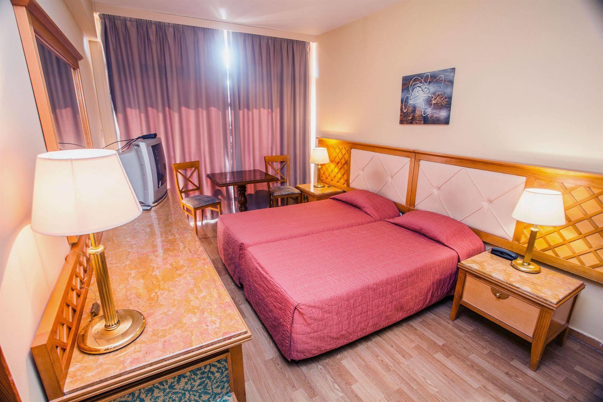 Aparthotel Estella