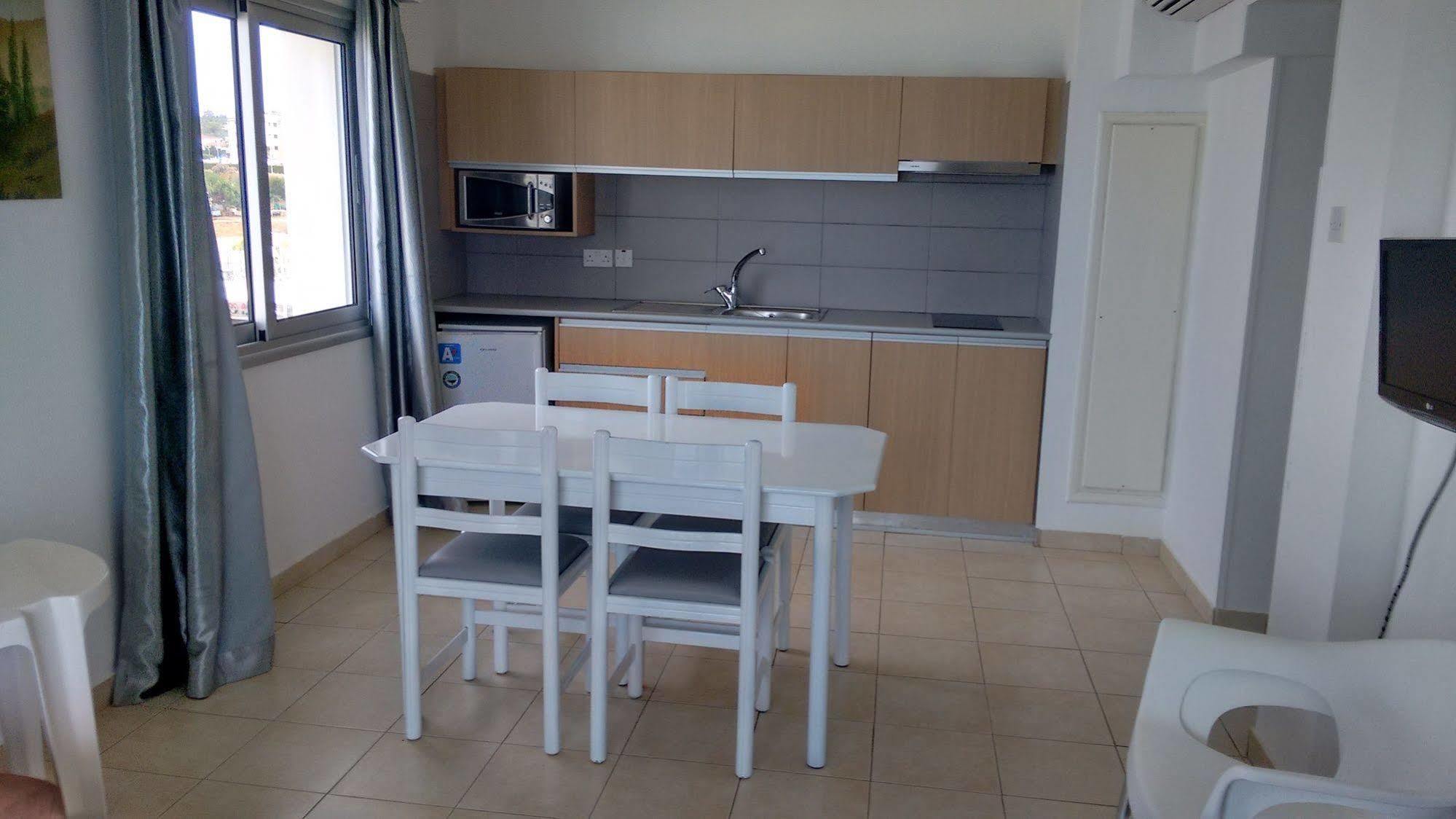 Aparthotel Vrissaki 5*