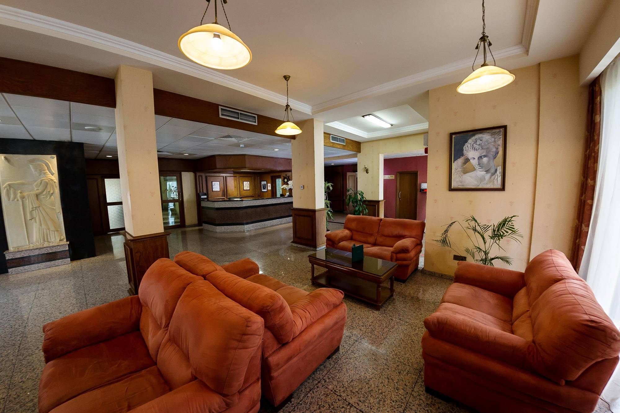 Kapetanios Hotel 3*
