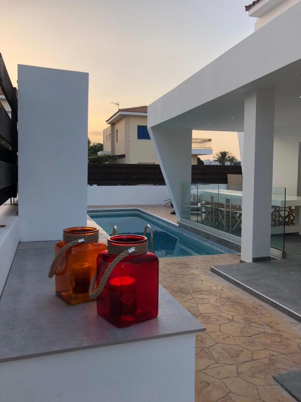 Marimar Villa
