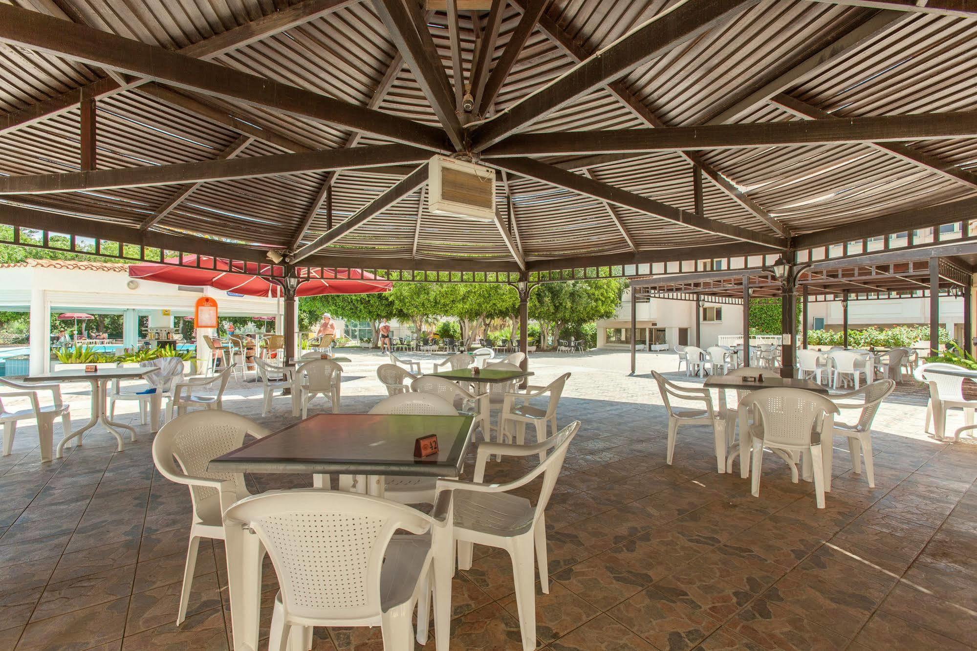 Hotel Crown Henipa