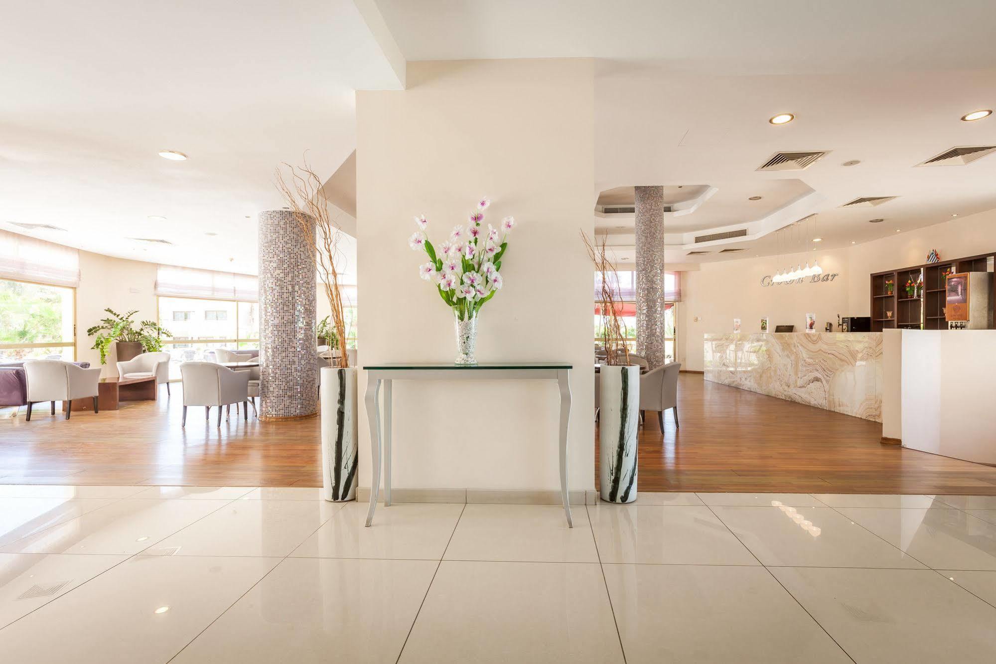 Crown Henipa Hotel Larnaca
