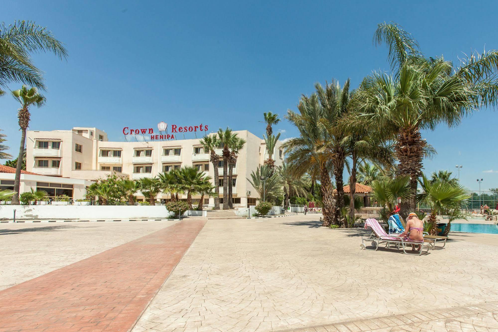 Hotel Crown Henipa 3*