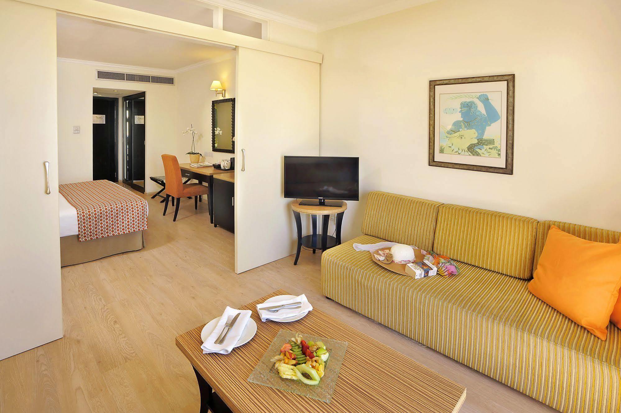 Resort Elias 4*