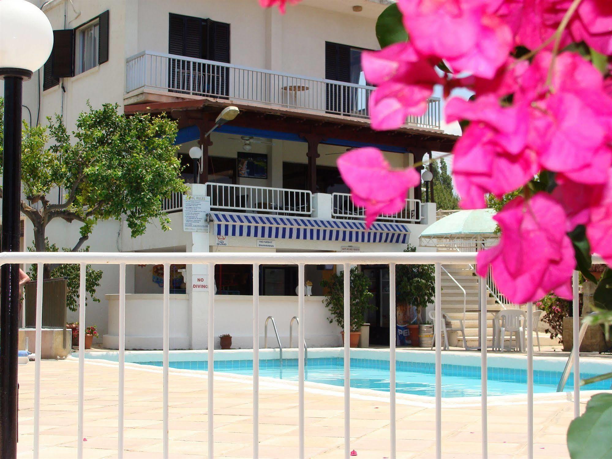 Bougainvillea Aparthotel
