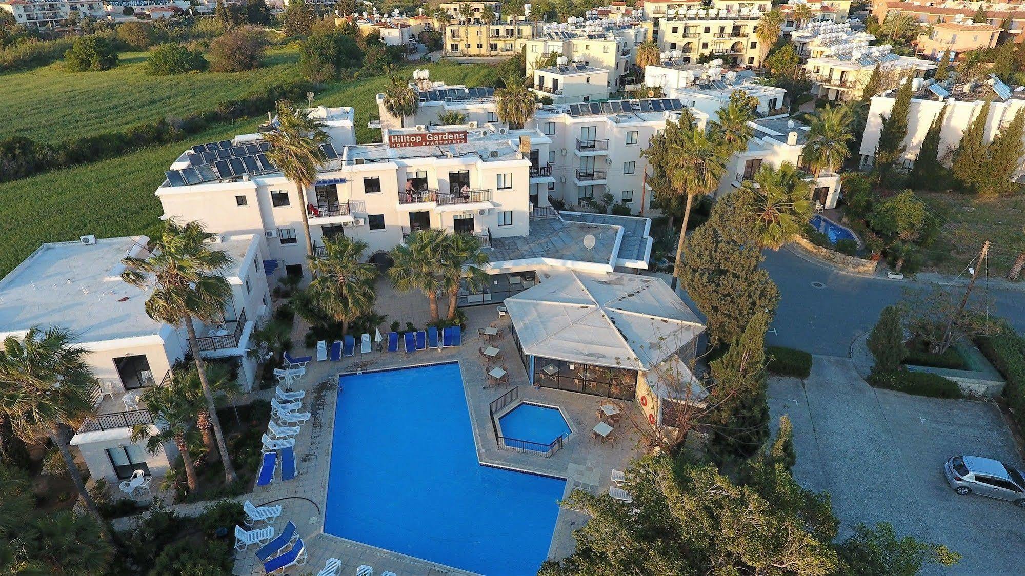 Hilltop Gardens 3*
