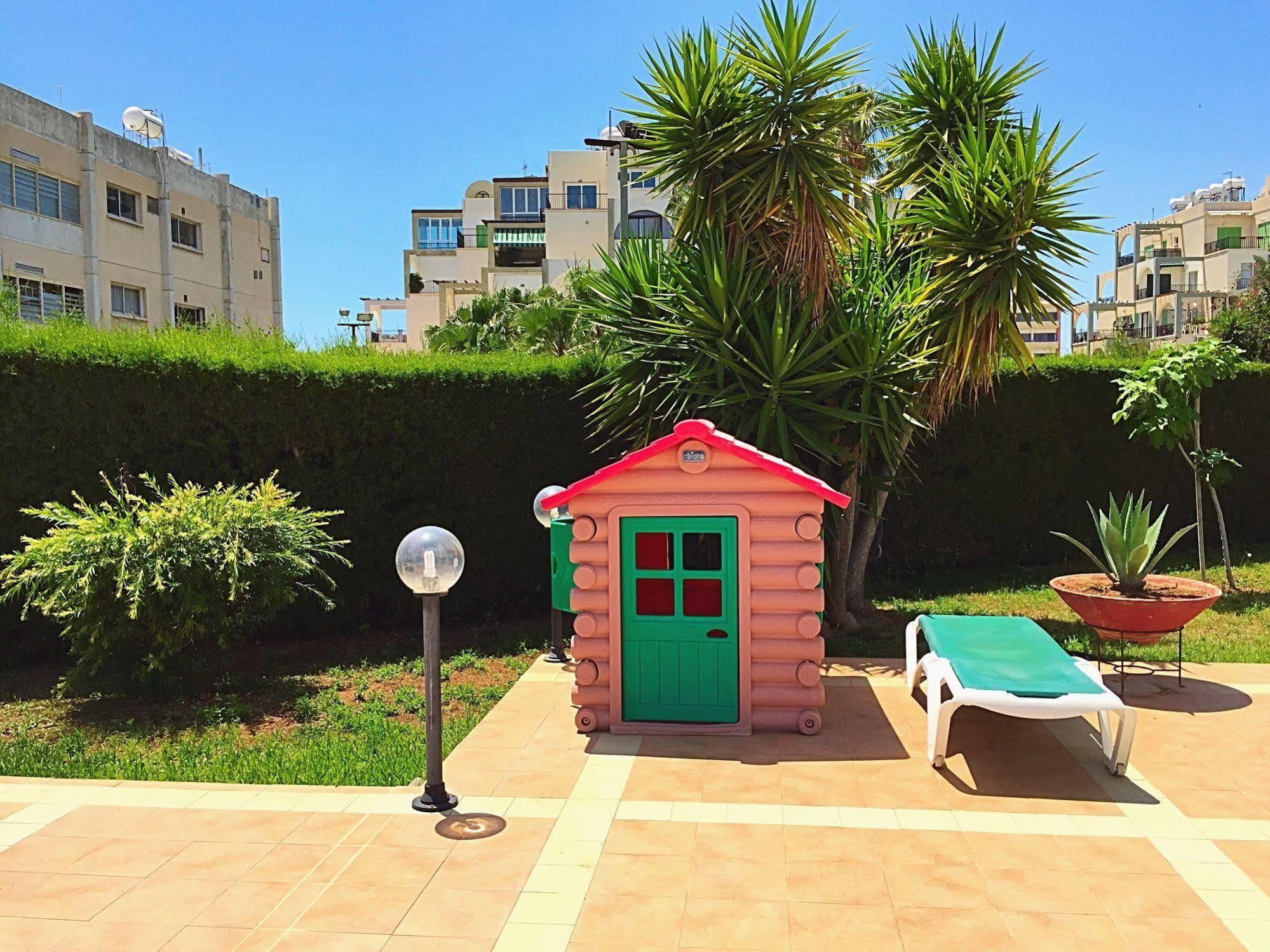 Aparthotel Blue Crane Apts 3*
