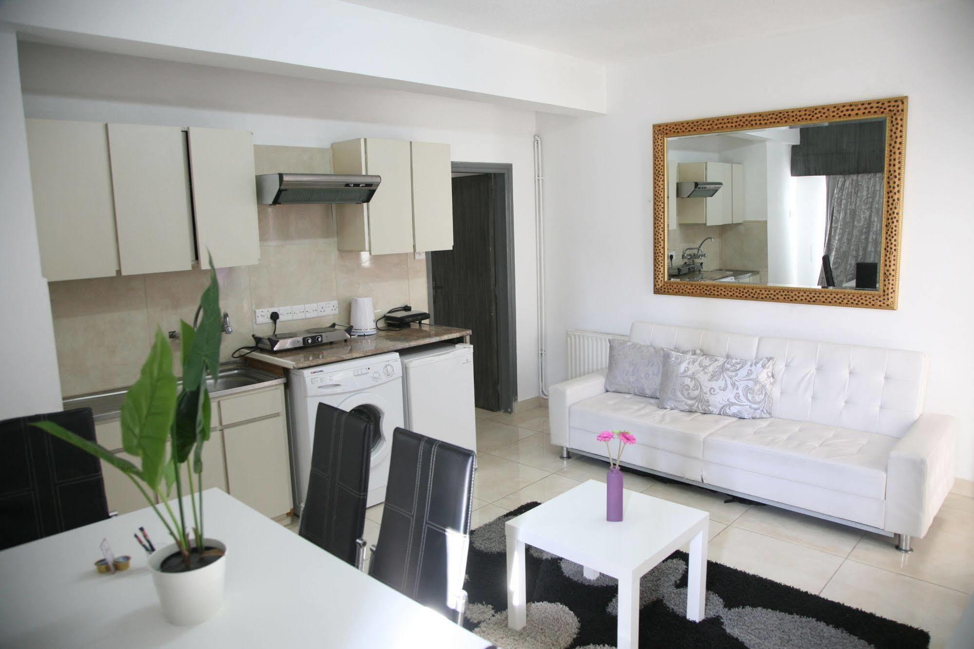 The Palms Aparthotel 3*