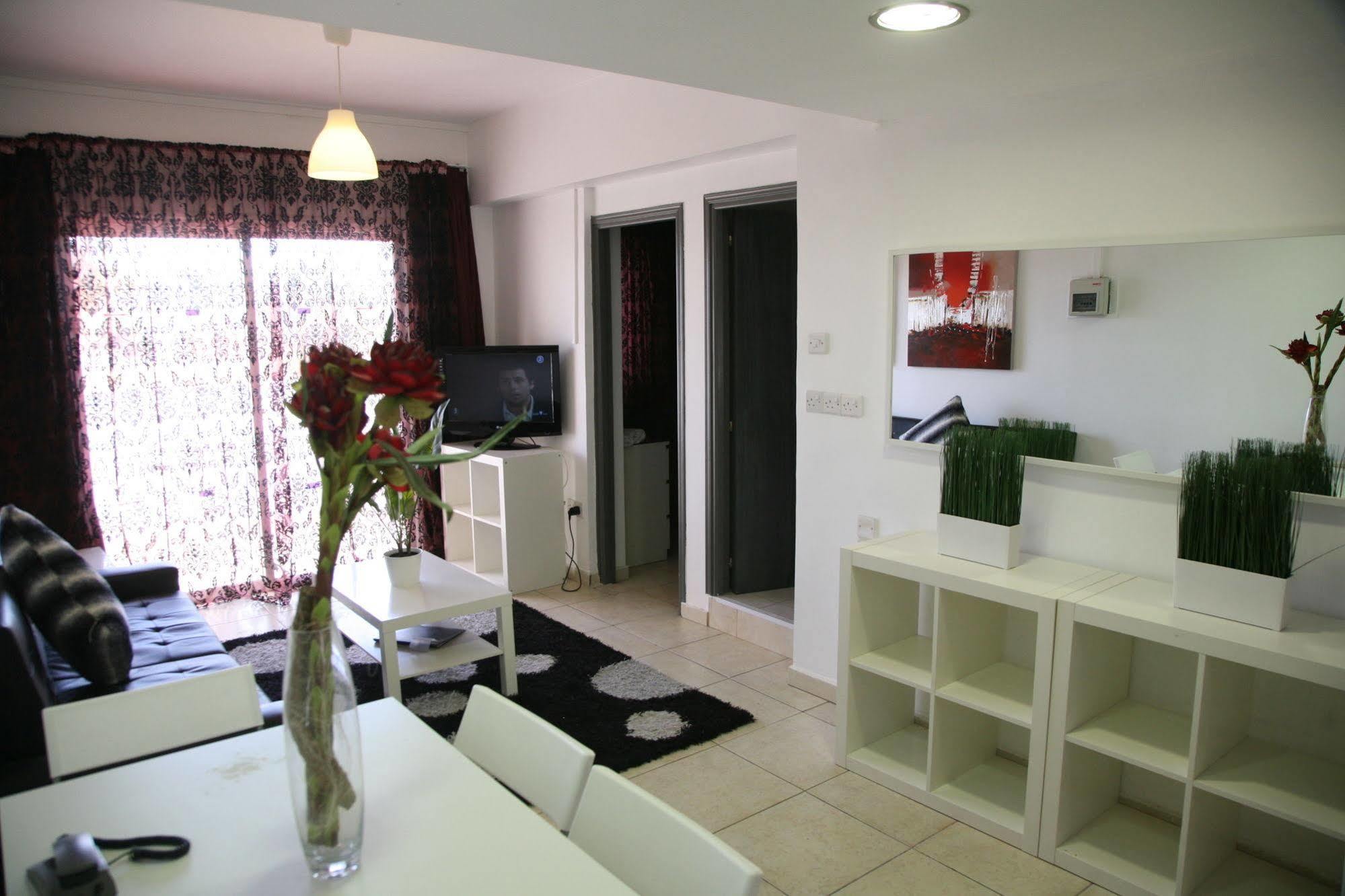 Aparthotel The Palms Limassol