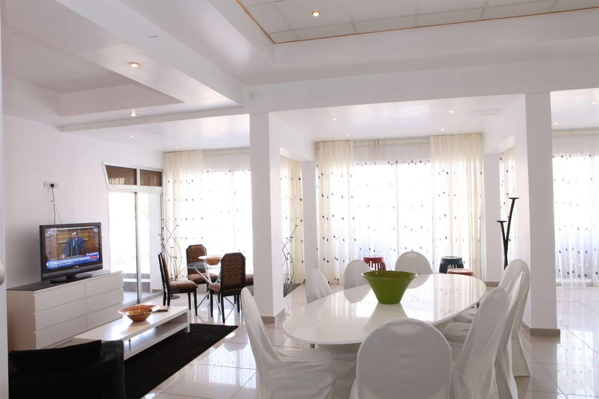 Aparthotel The Palms Limassol
