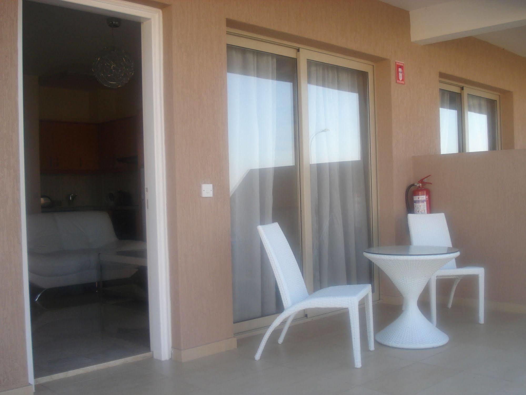 Aparthotel Akamas Health Farm &