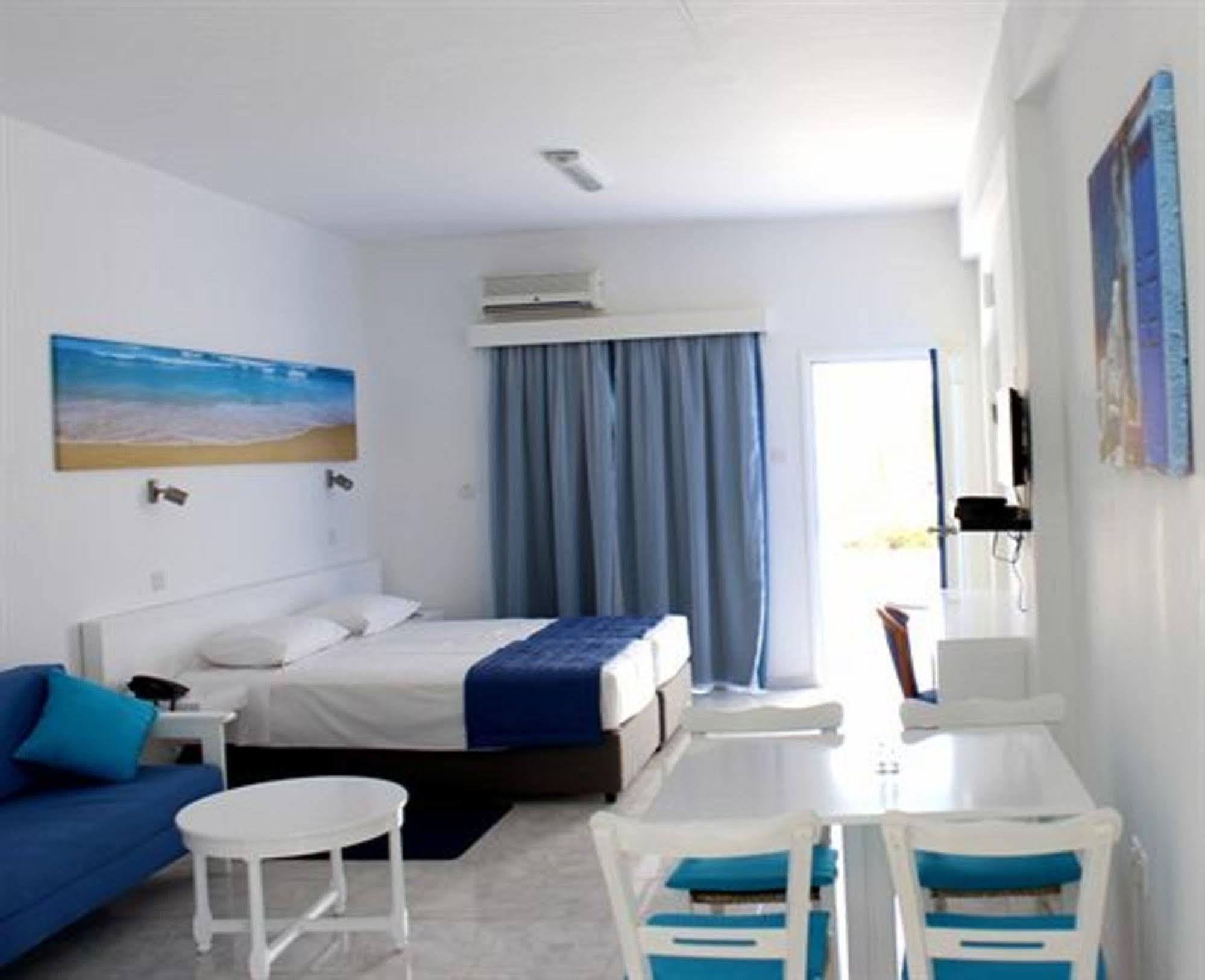 Flokkas Aparthotel 2*