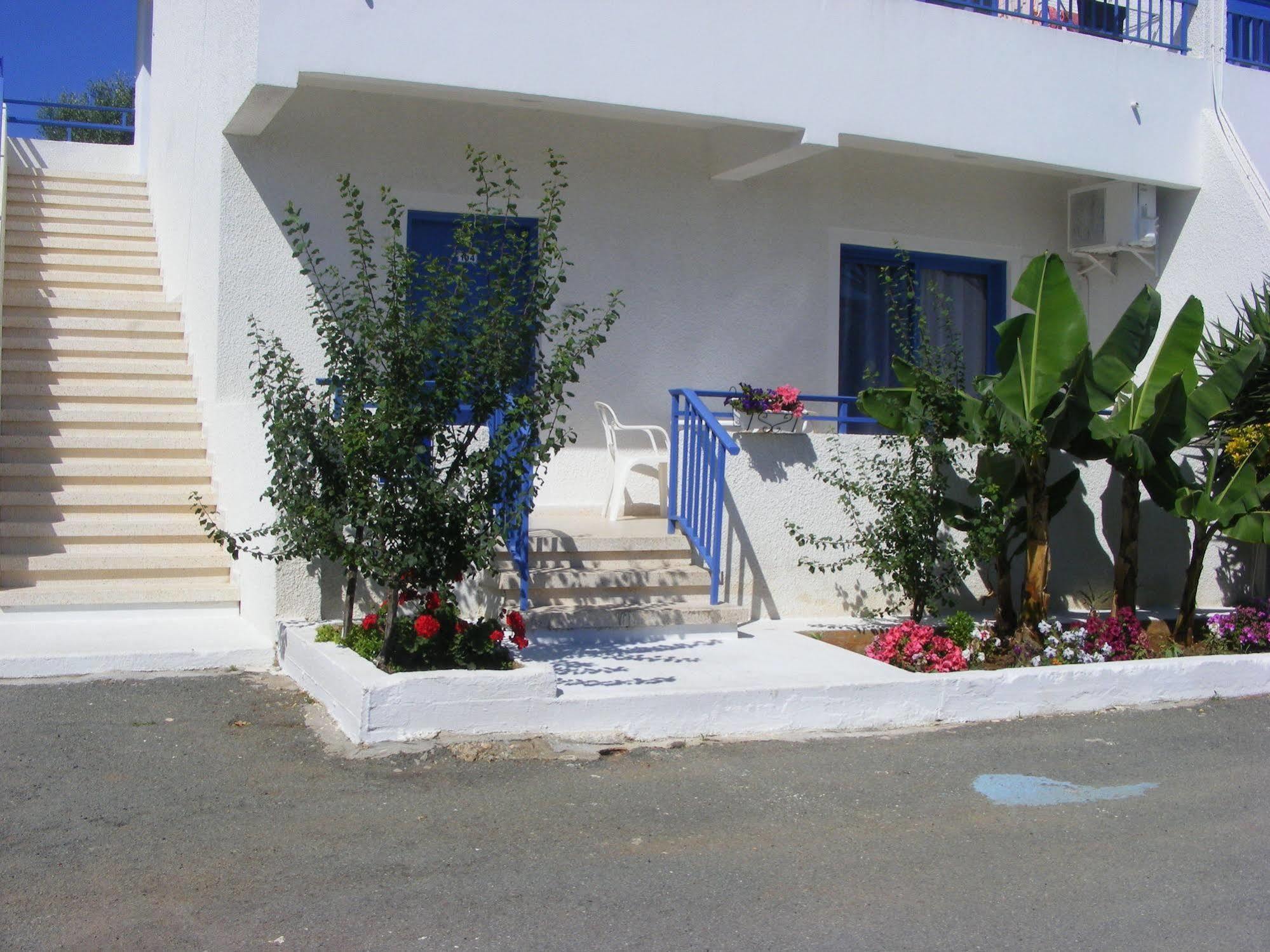 Flokkas Aparthotel 2*