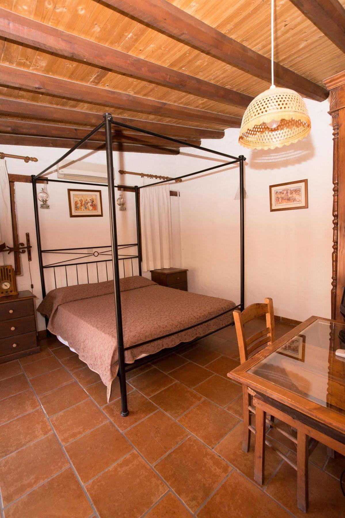 Inn Linos