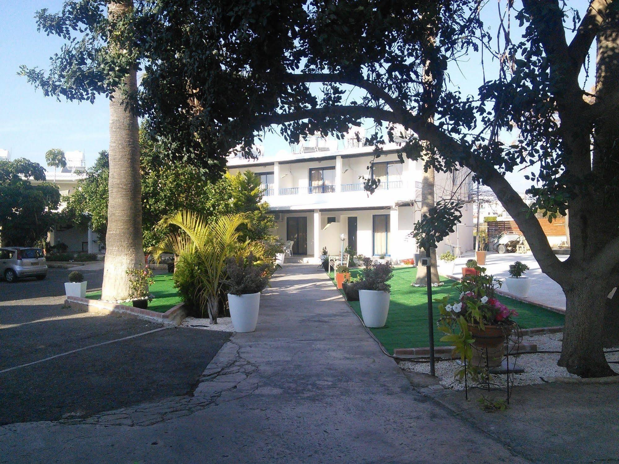 Zoe's Court Klorakas