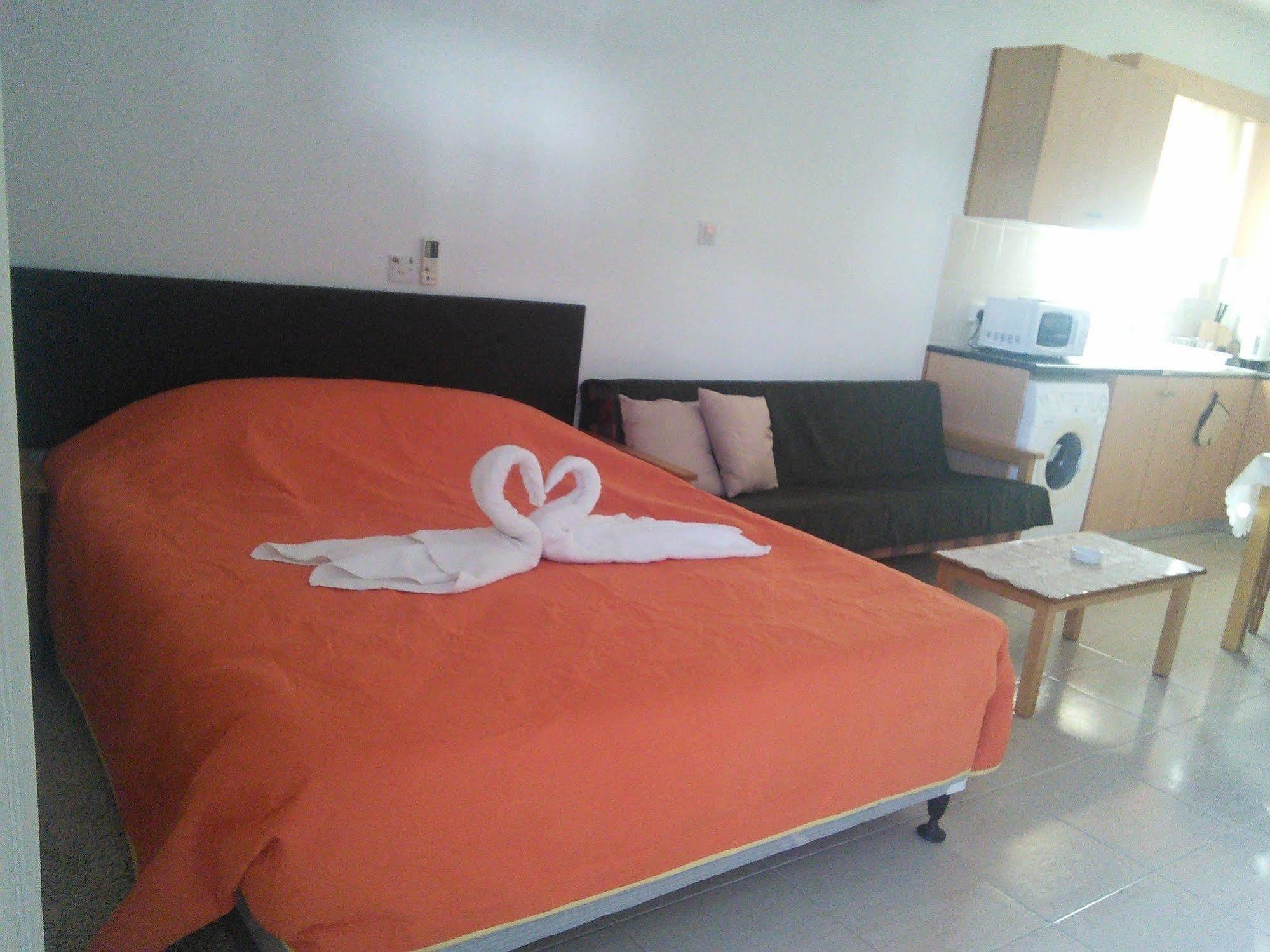 Aparthotel Zoe's Court 3*