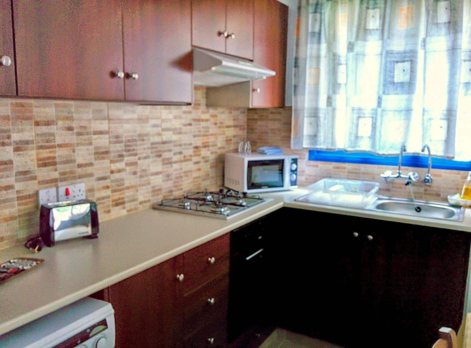 Zoe's Court Aparthotel Klorakas