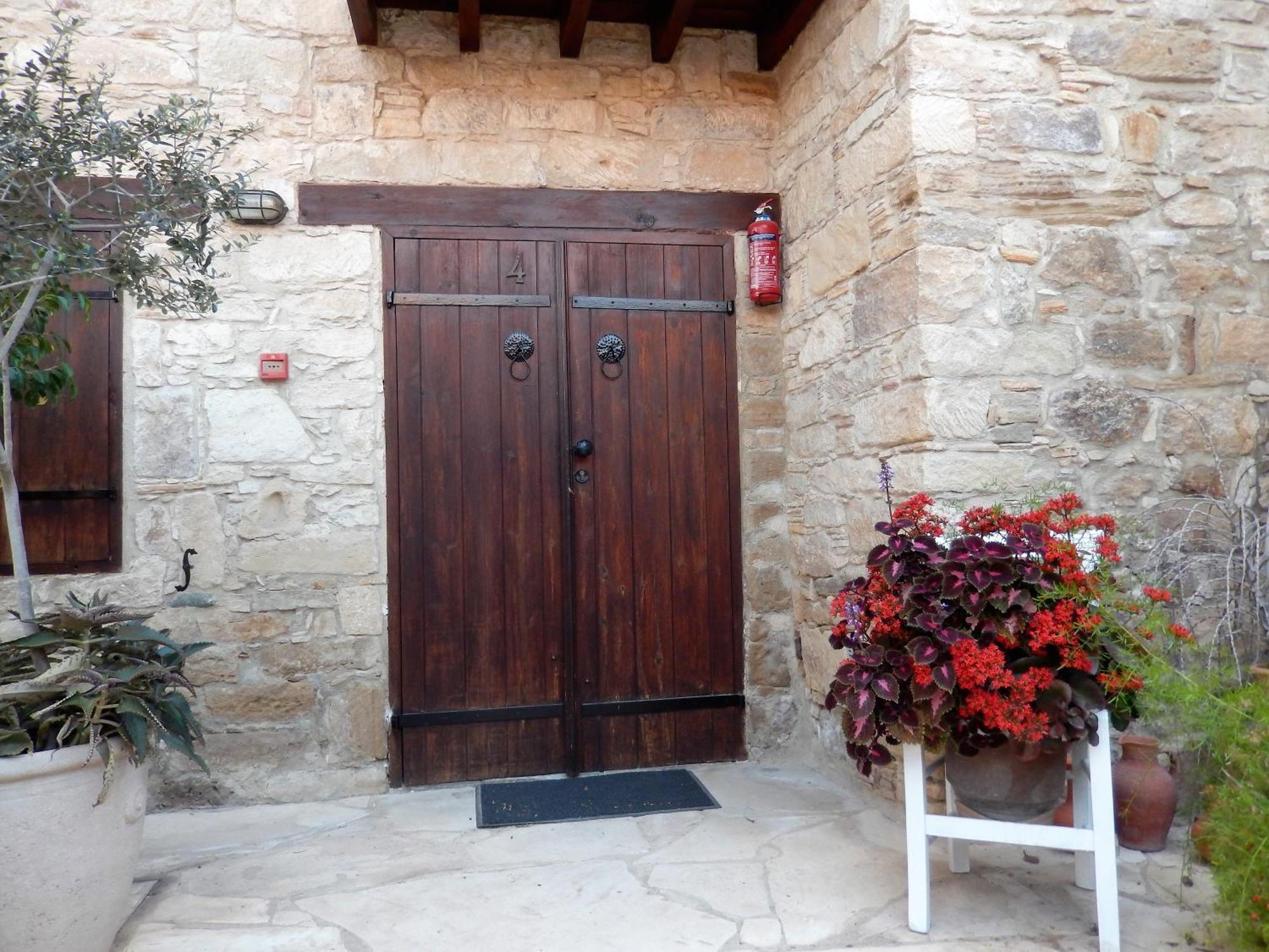 Niki's House *
