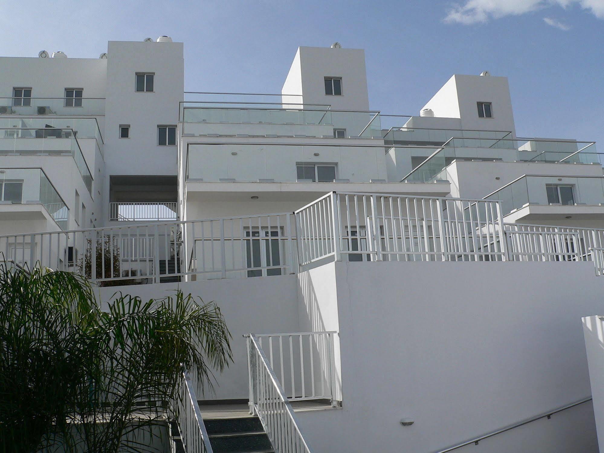 High View Gardens Aparthotel 4*