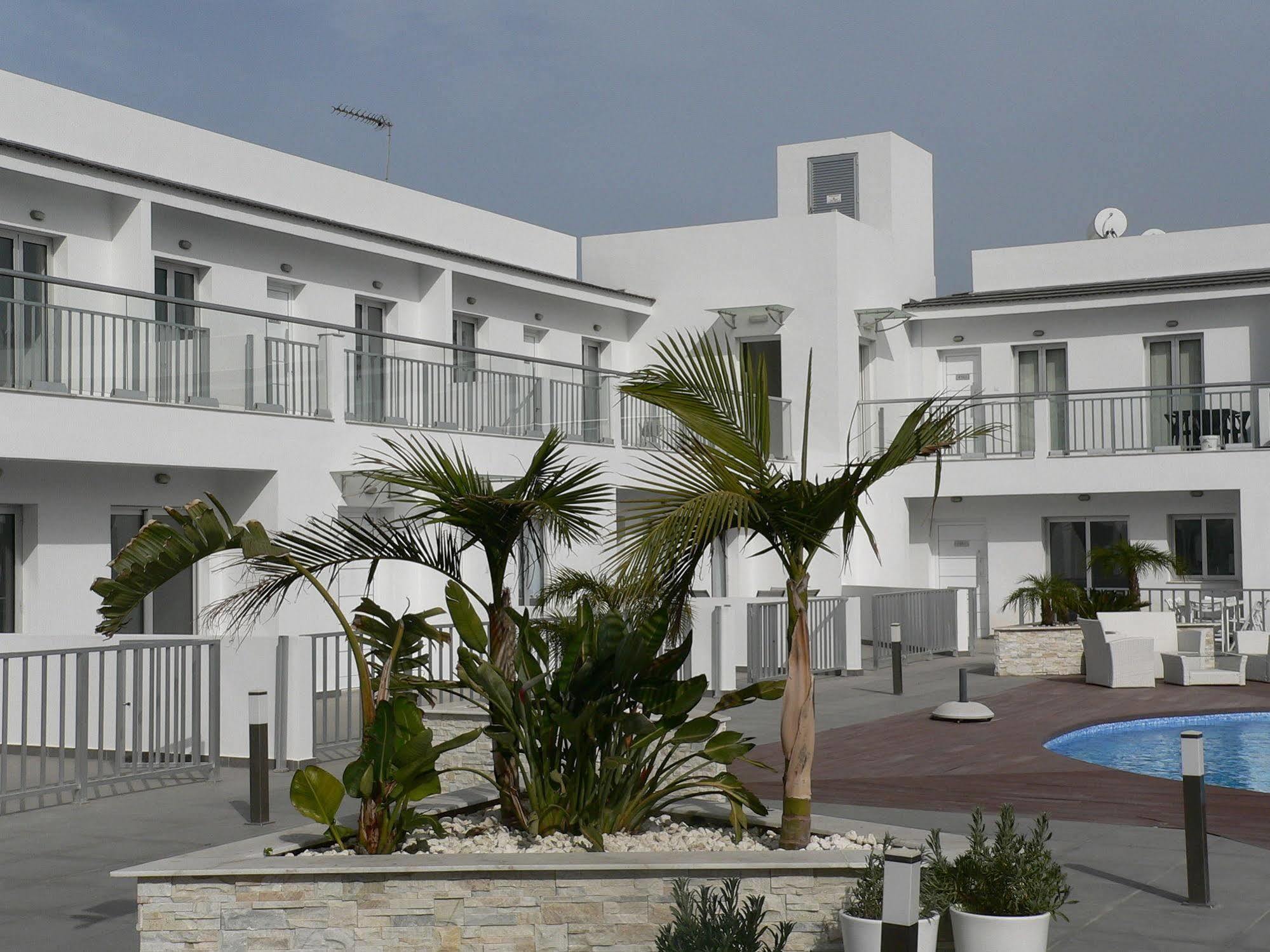Aparthotel High View Gardens 4*