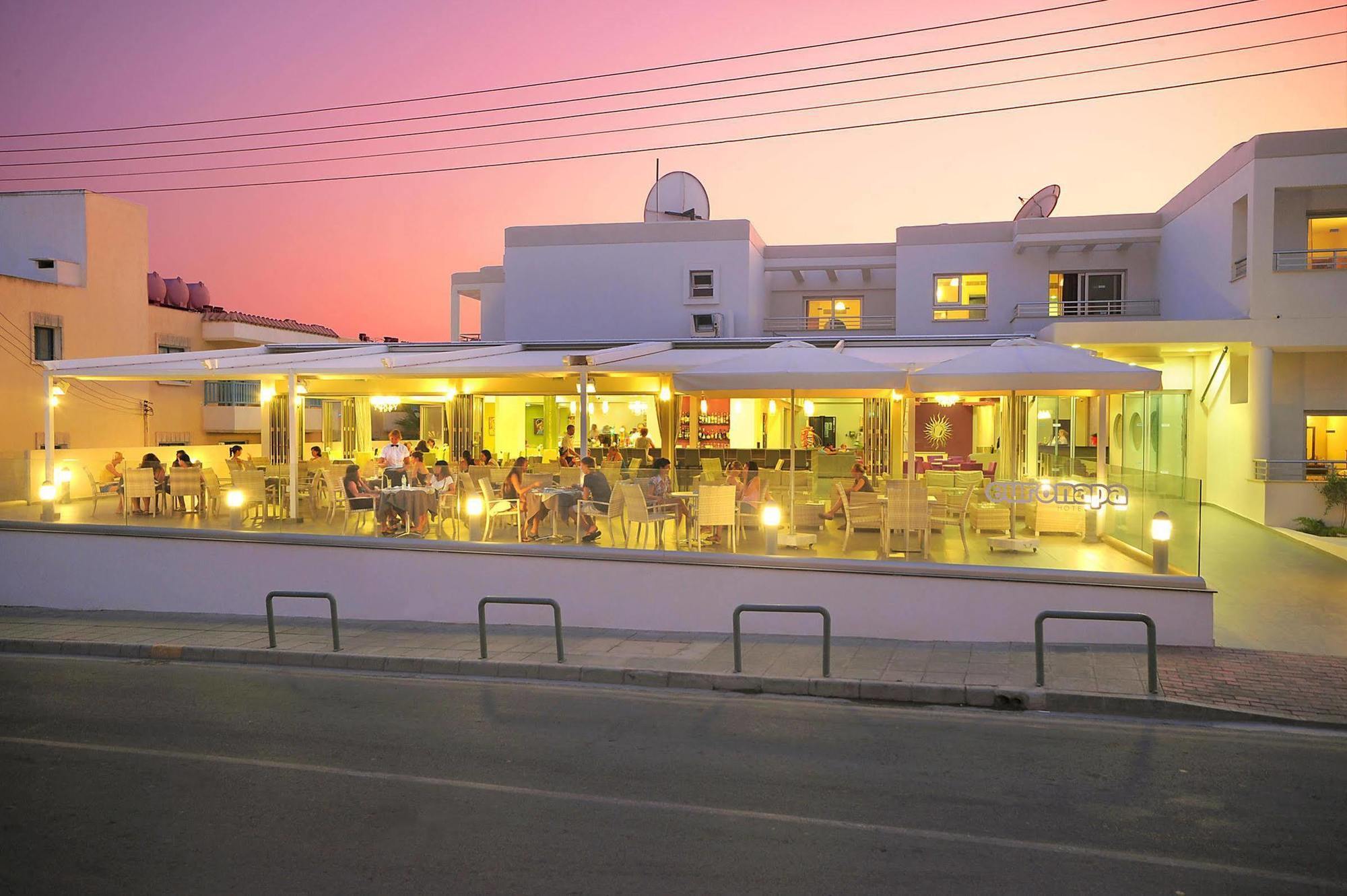 Euronapa Aparthotel 3*