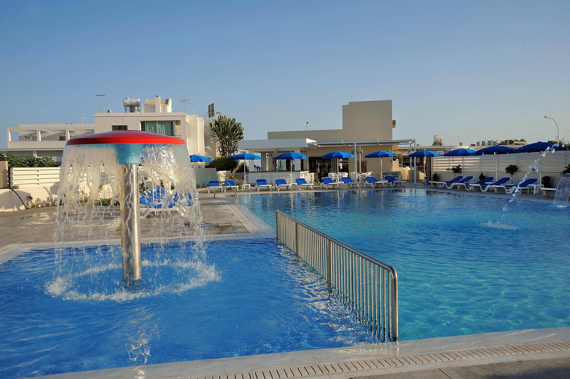 Aparthotel Euronapa 3*
