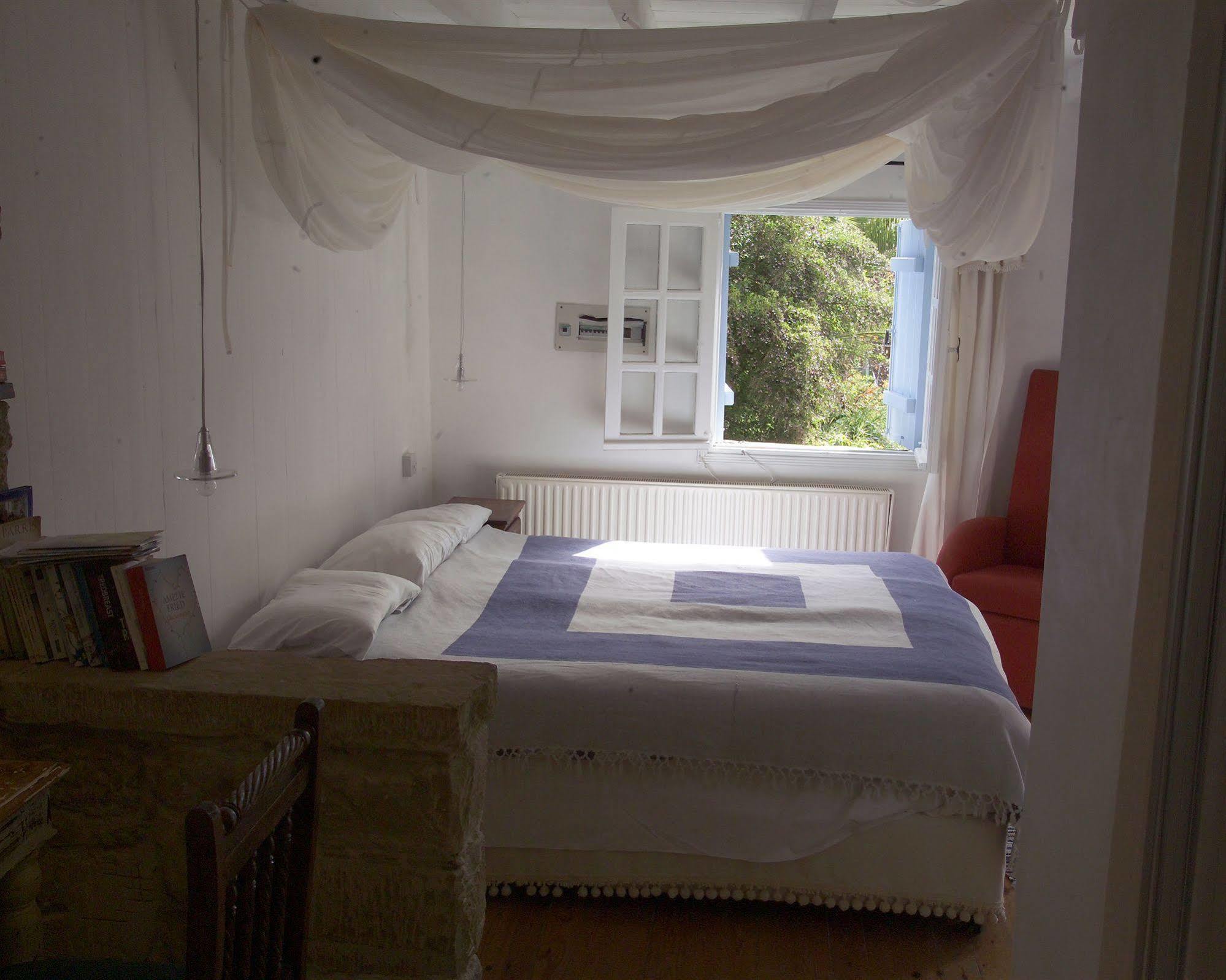 Aparthotel Vasilikos House 3*