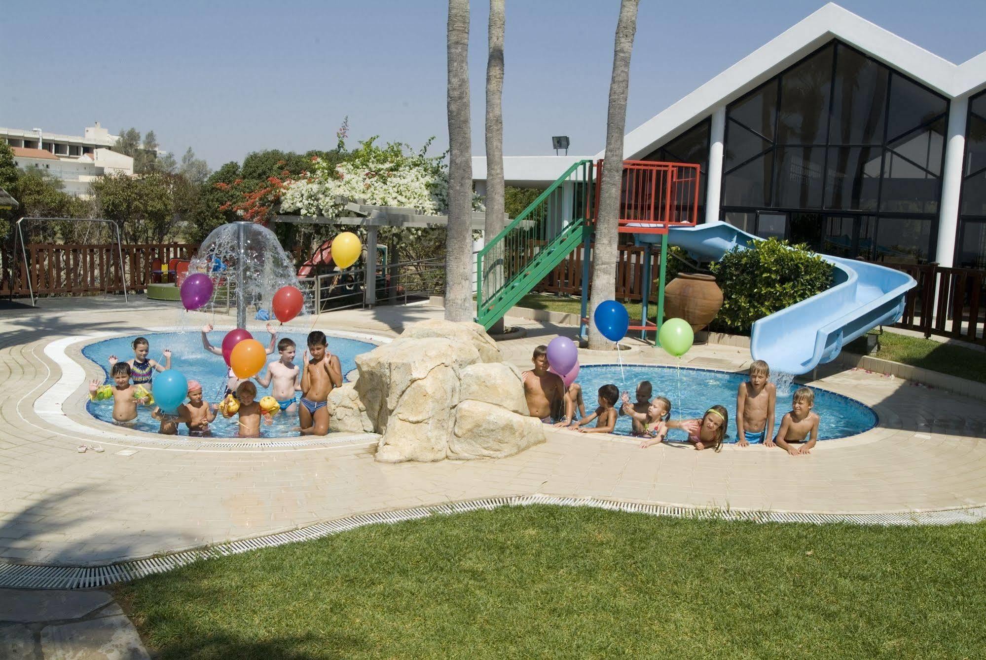 Palm & Resort