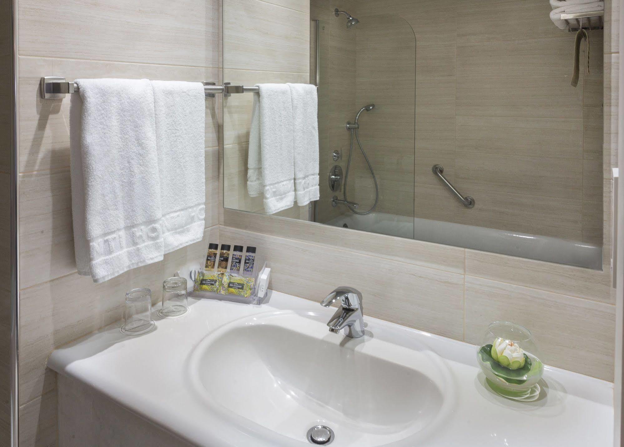 Avanti Village 4*
