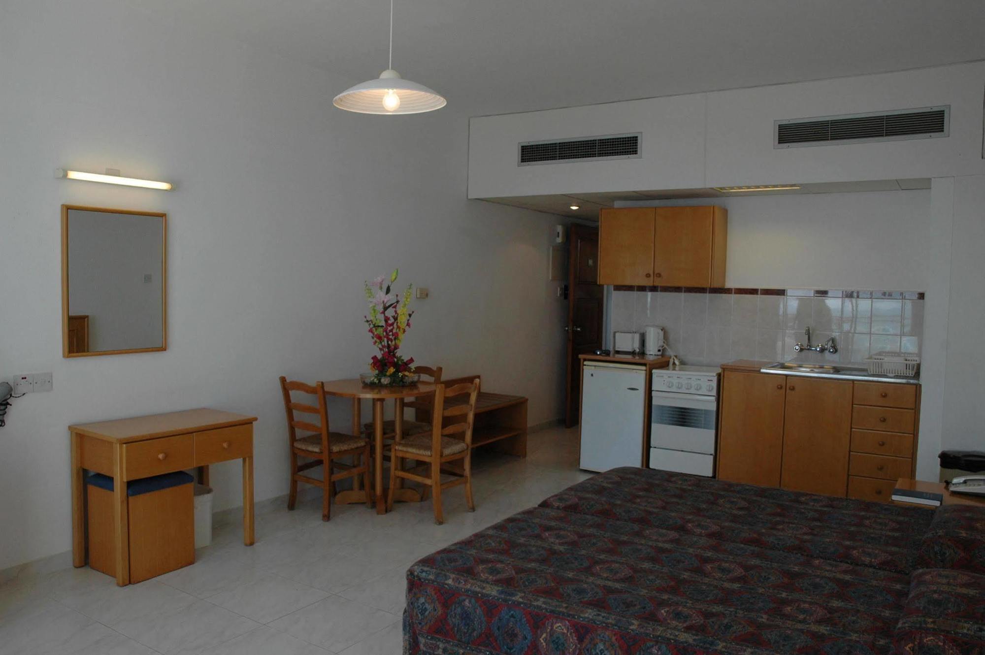Corallia 3*
