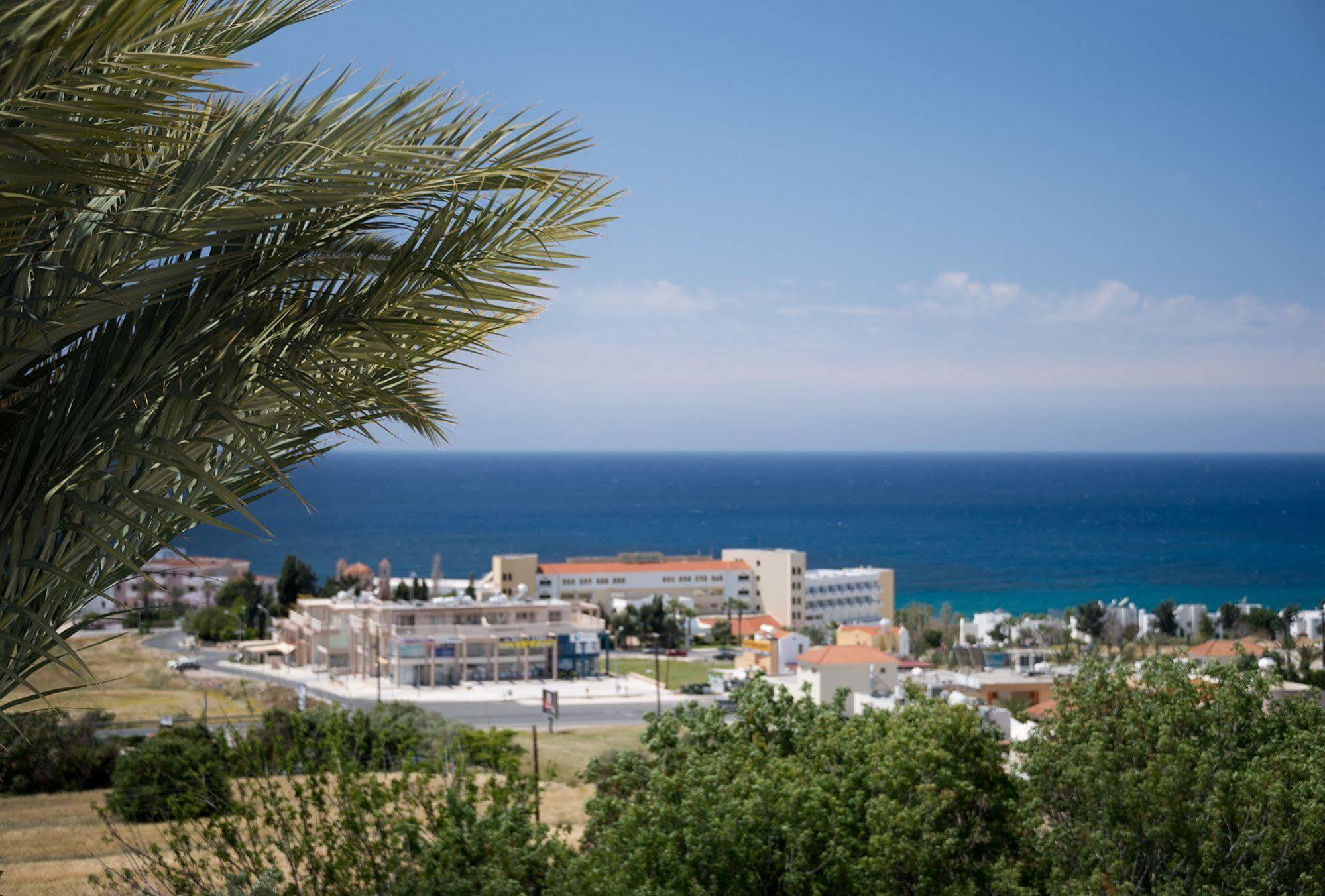Aparthotel Sunny Hill 3*