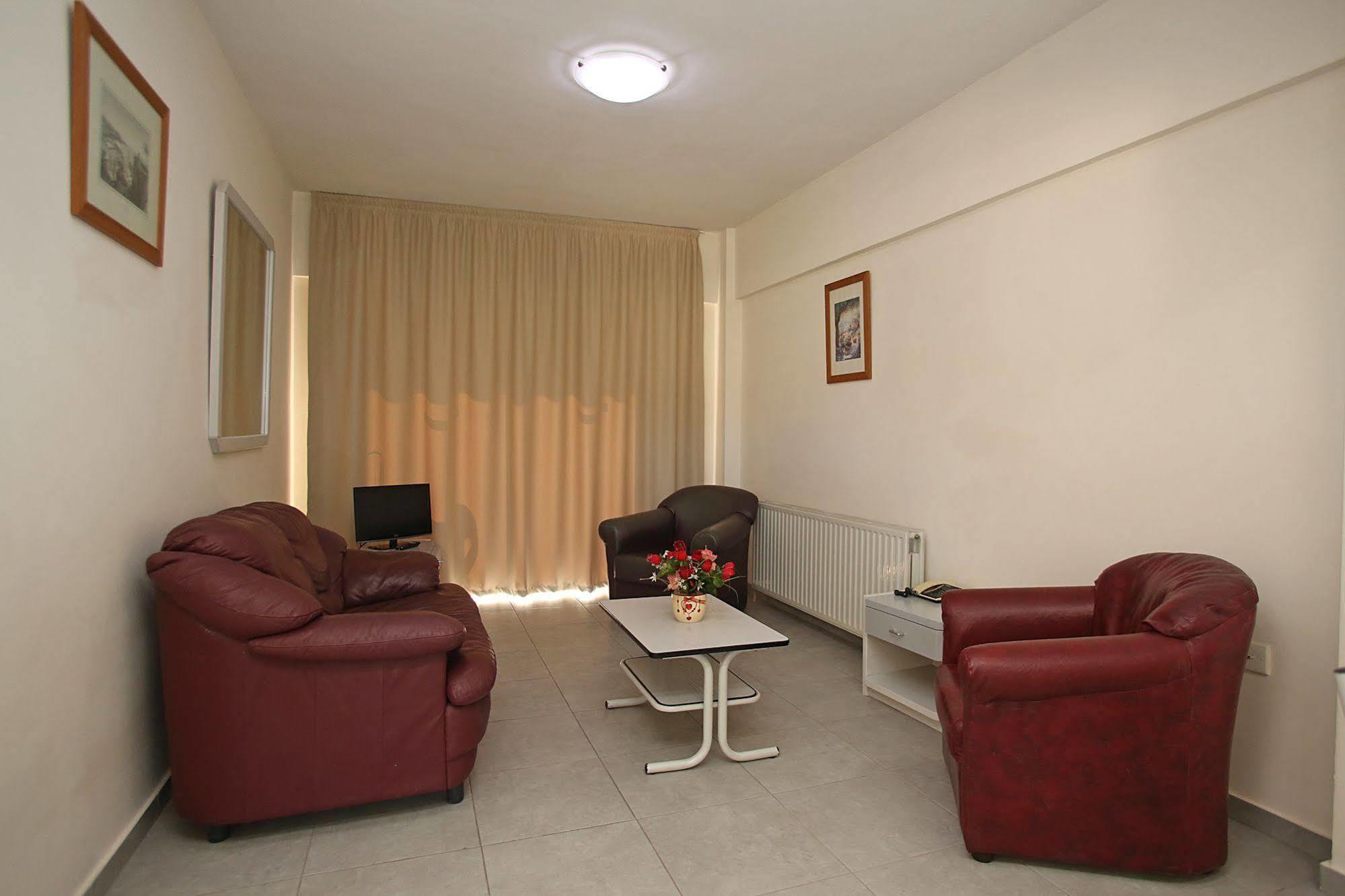 Sunquest Gardens Holiday Aparthotel 3*
