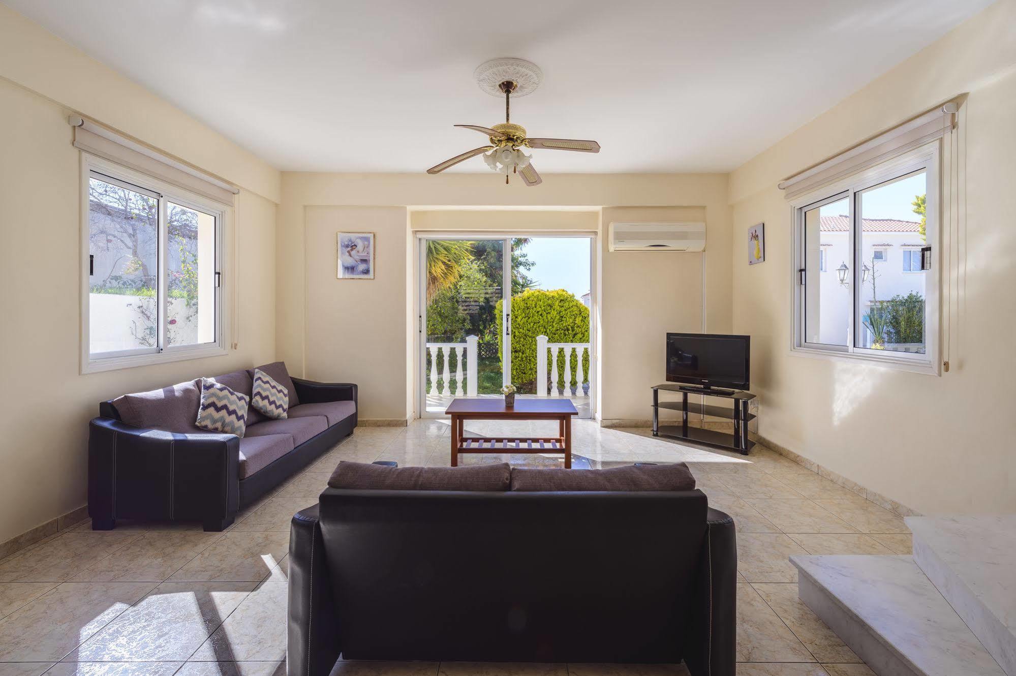 Hadjios Valley Villa *