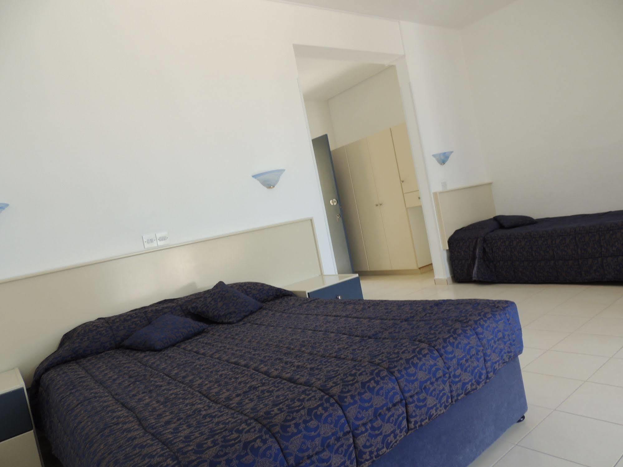 West End Hotel Peyia