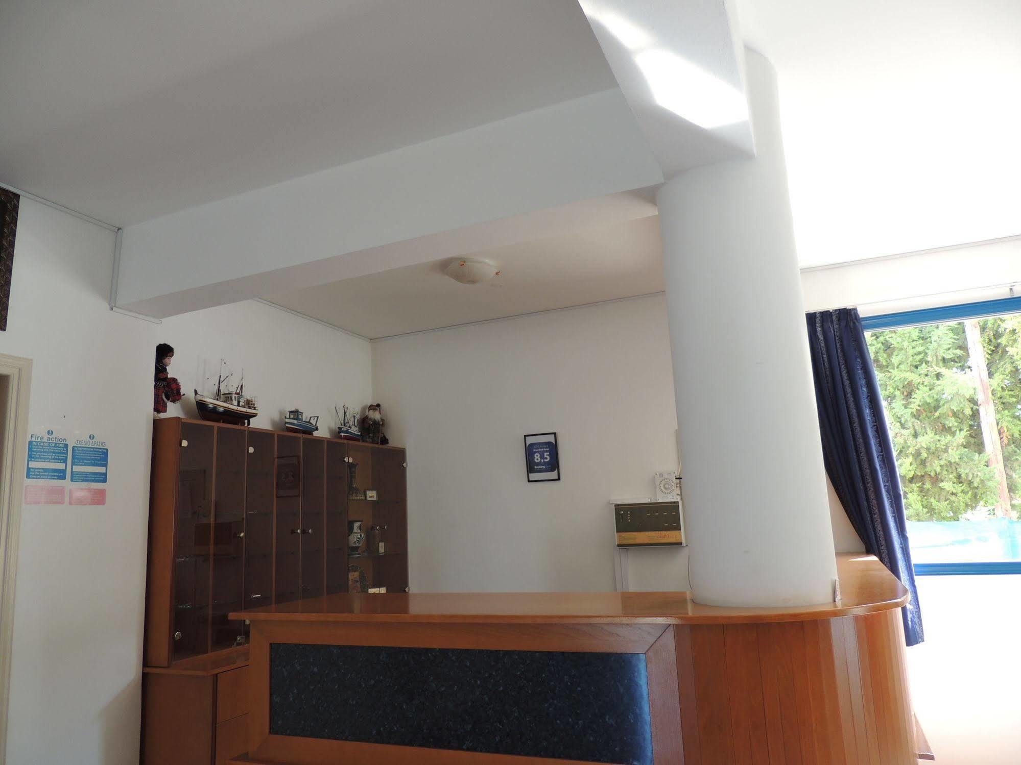 West End Hotel Peyia