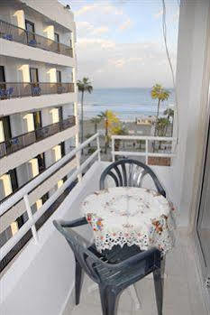 Apartment Palm Sea Beach Holiday Suites And Larnaca