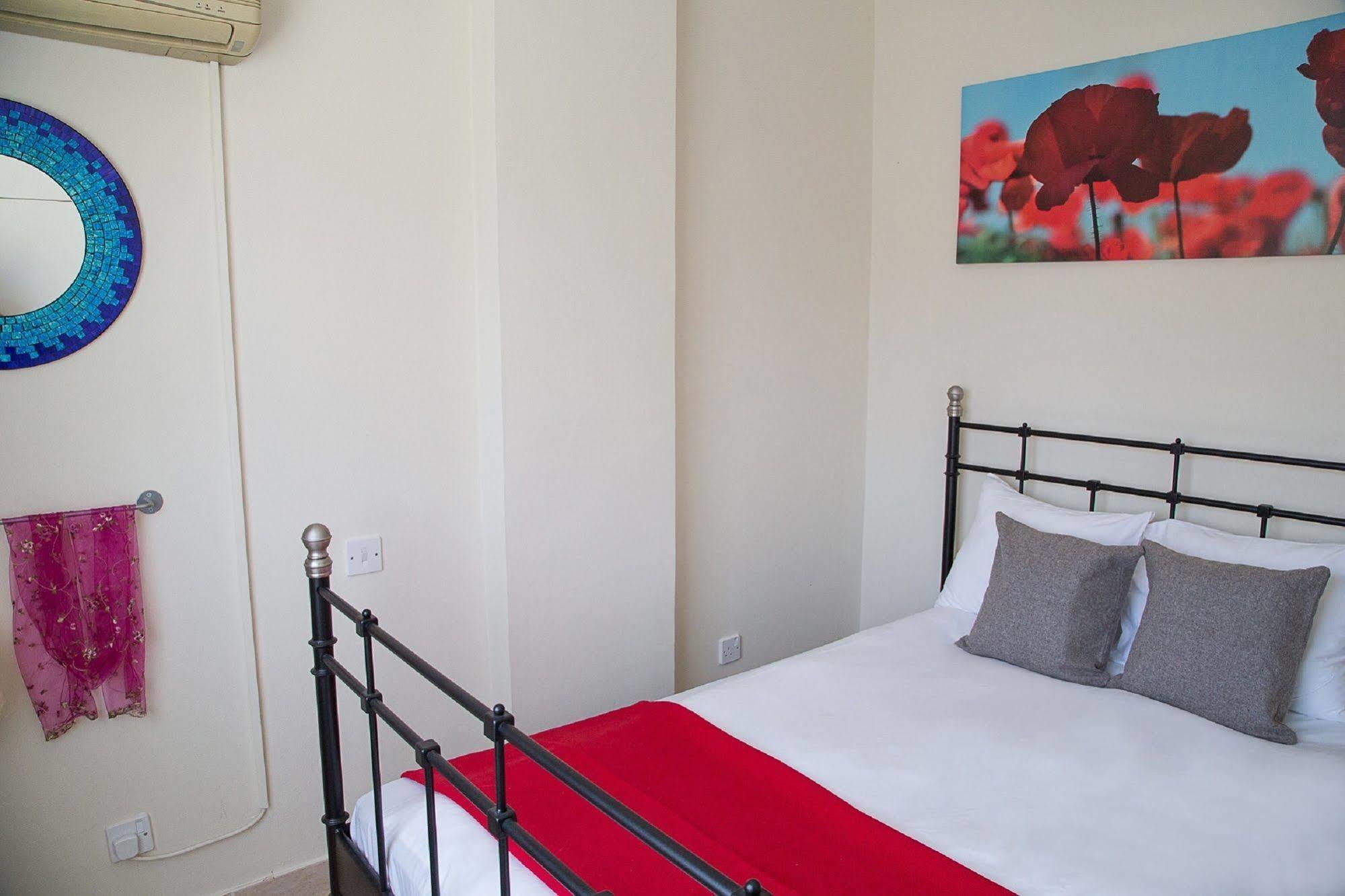Hotel Nest *