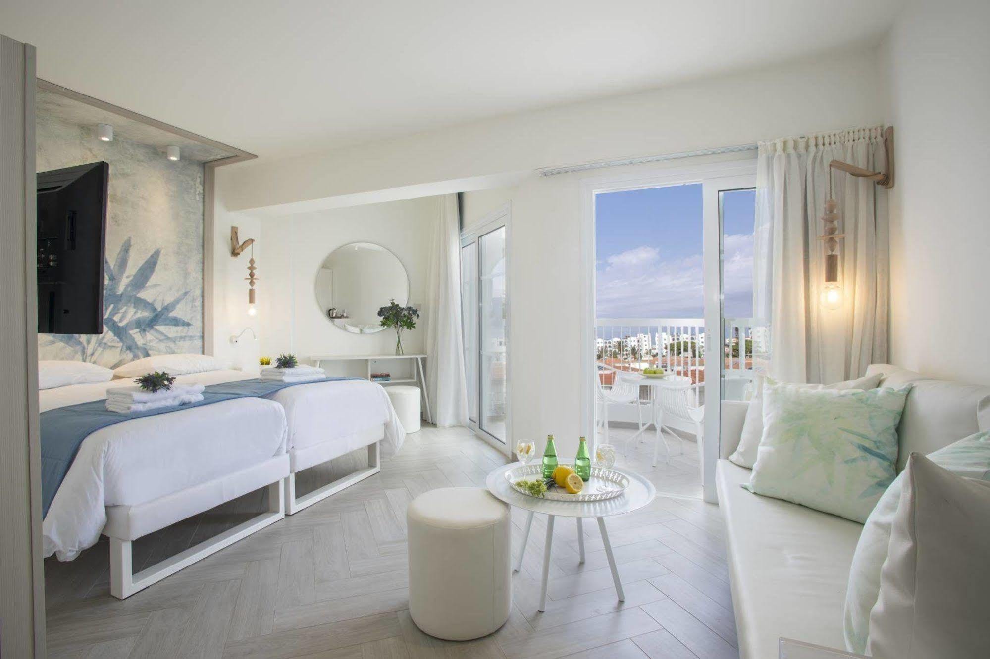 Hotel Infinity Blu - Designed For Adults