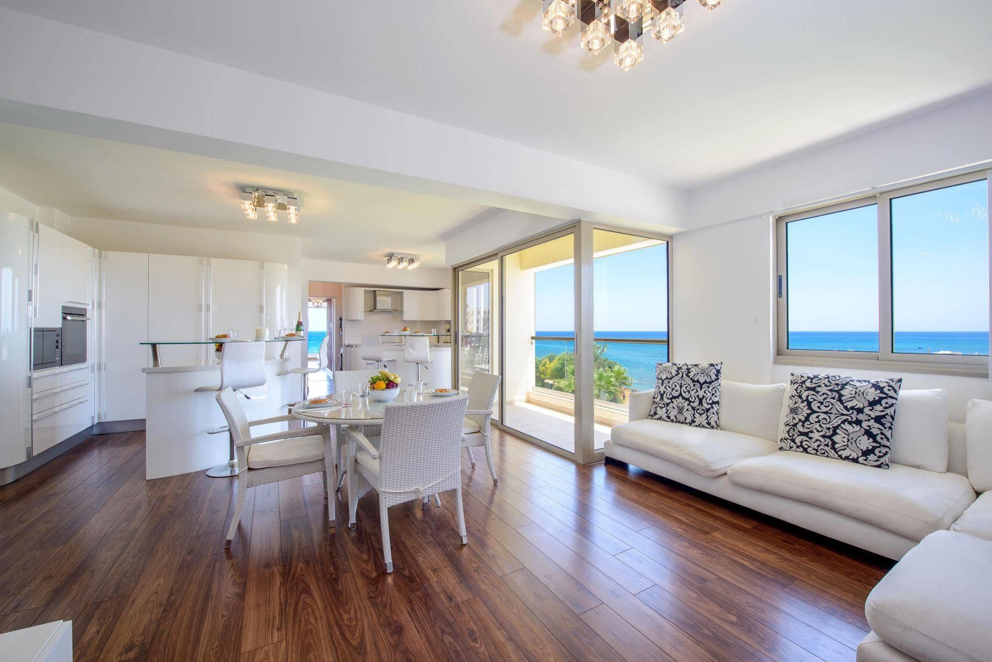Apartment Panorama Penthouse Pernera