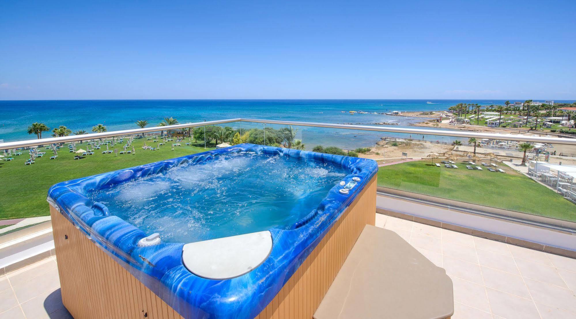 Panorama Penthouse Pernera